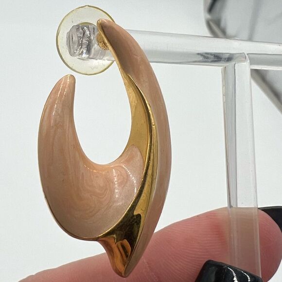 Napier Enamel Swoop Earrings, Vintage Gold Tone Peach/Light Pink Earring - Picture 7 of 9